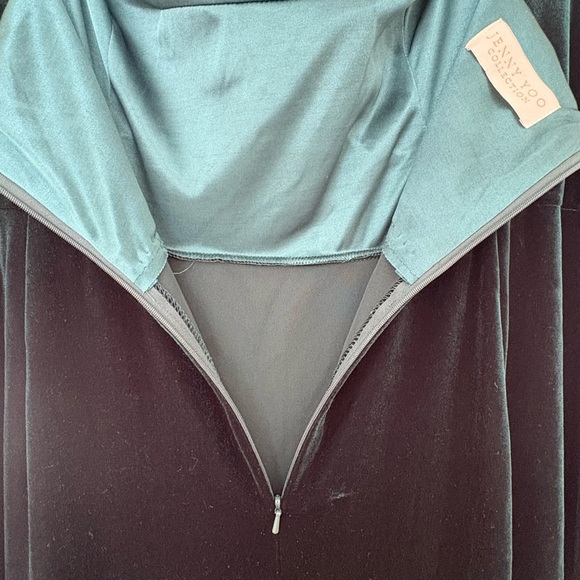 Jenny Yoo Marva Velvet Gown size 24 Emerald Green Square Neck Sleeveless Slit - Picture 5 of 5